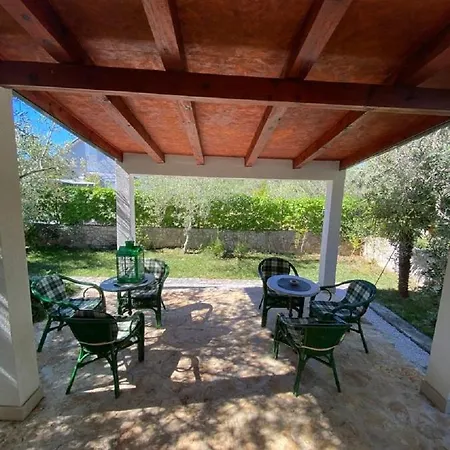 Dom wakacyjny Family House Feniks Milna (Brac)