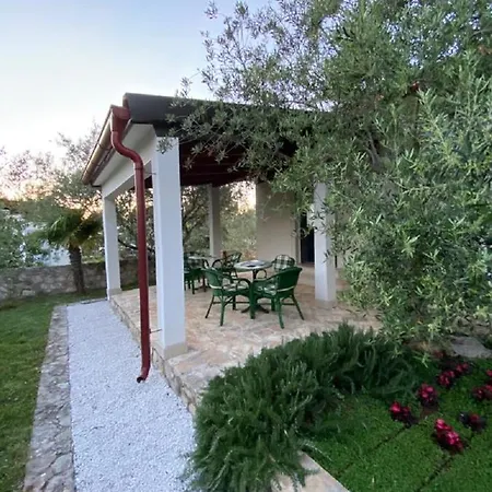 Holiday home Family House Feniks *